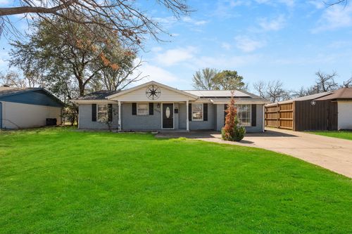 2226 Concord Dr, Irving, TX, 75061-4312 | Card Image