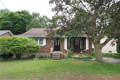 122 Boehmer St, Kitchener, ON, N2H4N5 | Card Image