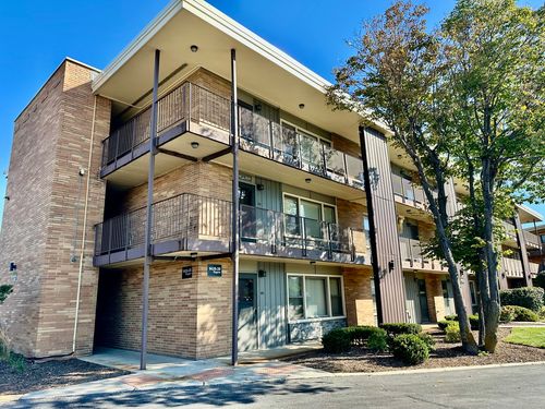 apt-3a-9630 W Higgins Rd, Rosemont, IL, 60018-4866 | Card Image