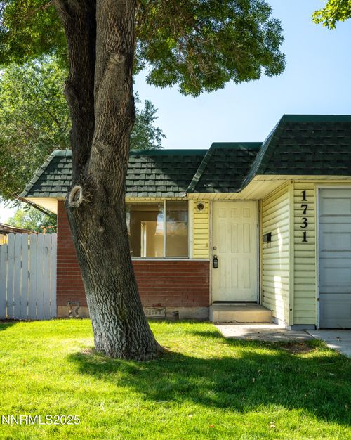 1731 Gault Way, Sparks, NV, 89431-1825 | Card Image
