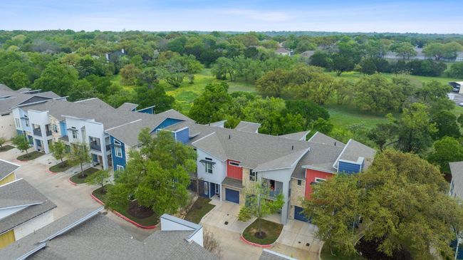 Aerial view with a residential view | Image 33