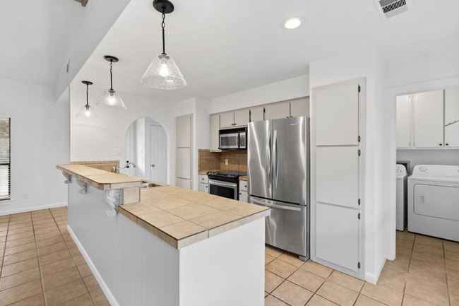 UNIT-12 - 1108 Hi Stirrup, Condo with 2 bedrooms, 2 bathrooms and 2 parking in Horseshoe Bay TX | Image 9