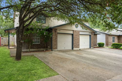 7842 Galaway Bay, San Antonio, TX, 78240-5716 | Card Image