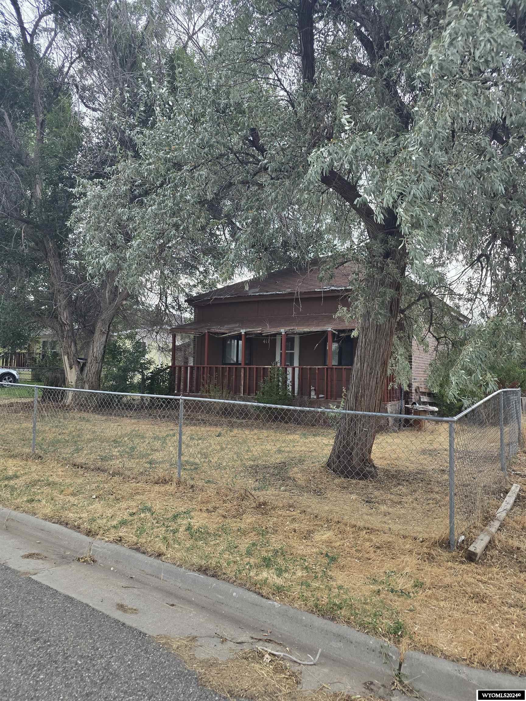 7th St, Thermopolis, WY 82443