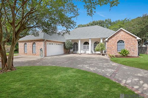 2310 Dove Hollow Dr, Baton Rouge, LA, 70809-1276 | Card Image