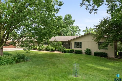 2908 N Oak Ridge Rd, Brandon, SD, 57005 | Card Image