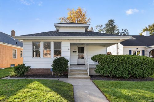 2618 Hartzer Street, South Bend, IN, 46628-1820 | Card Image