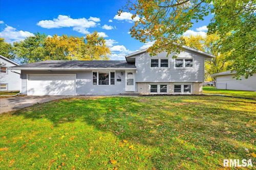 104 Robert Dr, Normal, IL, 61761-2724 | Card Image