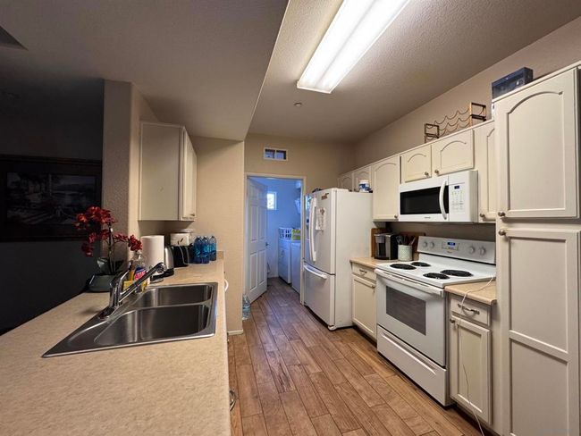 UNIT-622 - 41410 Juniper St, Condo with 2 bedrooms, 2 bathrooms and 1 parking in Murrieta CA | Image 6