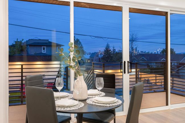463 W 14 Th Street, House other with 5 bedrooms, 3 bathrooms and 3 parking in North Vancouver BC | Image 16