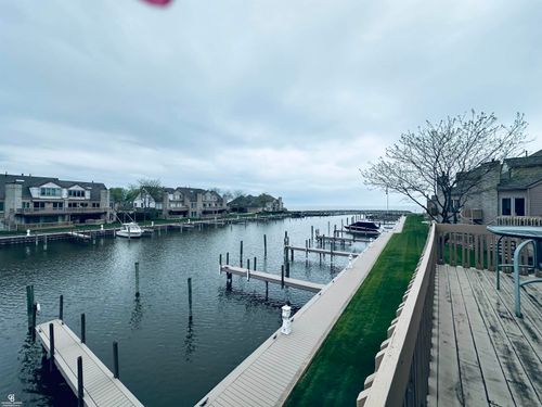 26140 Harbour Pointe Dr S, Harrison Twp, MI, 48045-6711 | Card Image