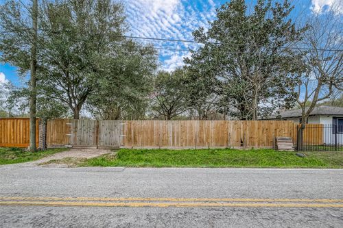 5206 Denmark St, Houston, TX, 77016-7015 | Card Image