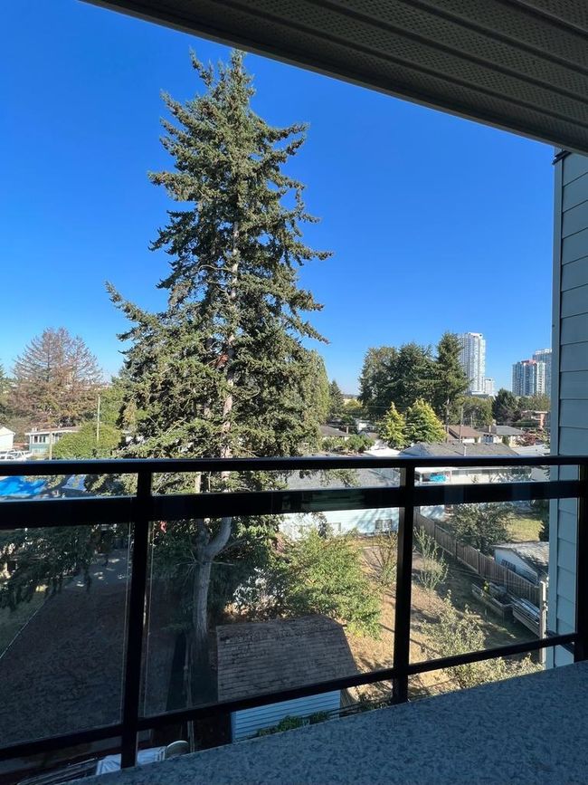 Balcony with a view of city | Image 6