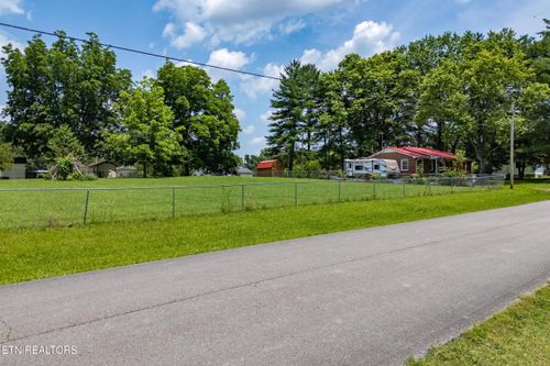 106 Hidden Valley Cir, McMinnville, TN, 37110-5452 | Card Image