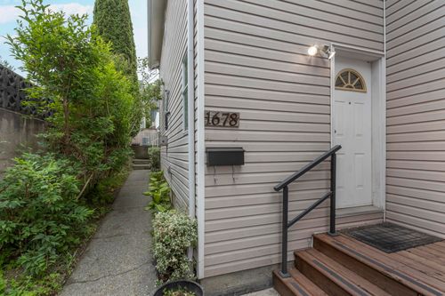 1678 13th Ave E, Vancouver, BC, V5N2B8 | Card Image