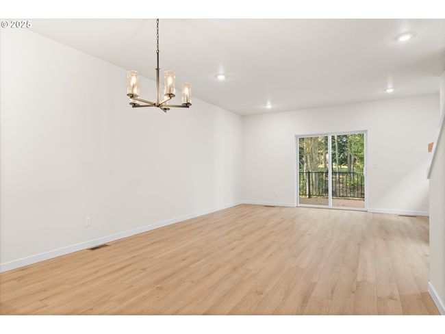 6307 Se Chloe Rose Way, House attached with 3 bedrooms, 3 bathrooms and 1 parking in Milwaukie OR | Image 11