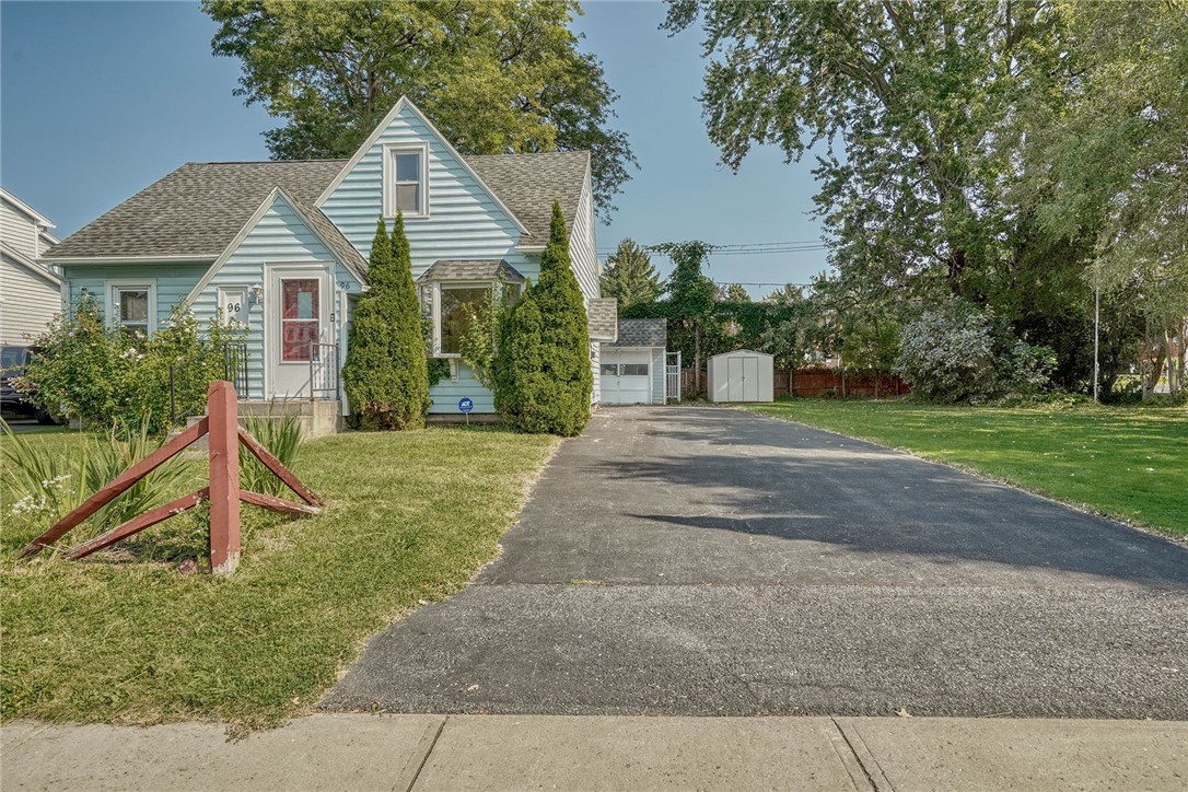 Glenora Dr, Rochester, NY 14615
