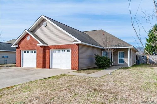 133 Pine Meadow Cir, Elmore, AL, 36025-1137 | Card Image