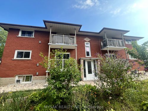 425 Lancaster St W, Kitchener, ON, N2H4V8 | Card Image