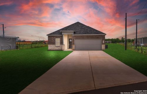 285 Medina Verde Rd, Natalia, TX, 78059-2275 | Card Image