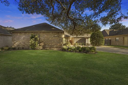 12122 Meadow Lake Dr, Houston, TX, 77077-6009 | Card Image