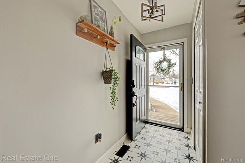 10147 Erie St, Goodrich, MI, 48438-9702 | Card Image