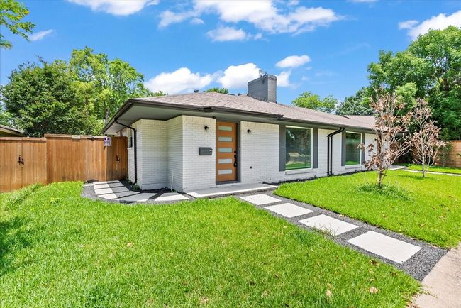 3649 Stables Ln, House other with 2 bedrooms, 2 bathrooms and null parking in Dallas TX | Image 5