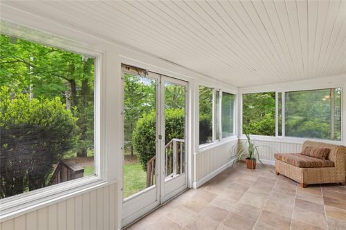 309 Church Ln, Riverhead, NY, 11901-5511 | Card Image