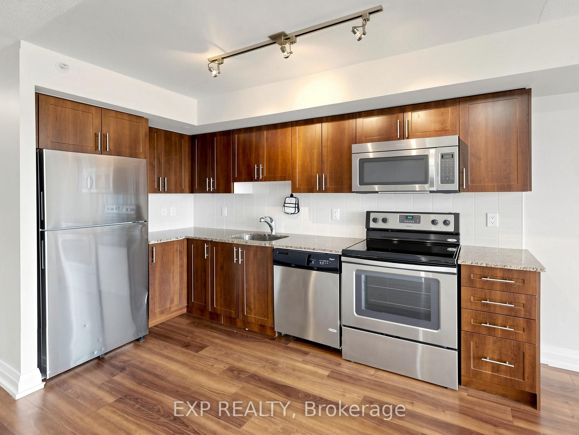Residential in Toronto E06 3