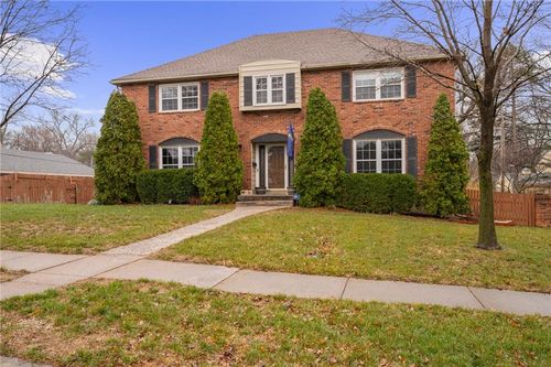 9501 Riggs St, Overland Park, KS, 66212-1539 | Card Image