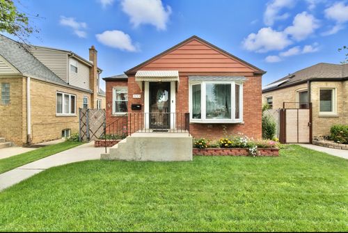 3755 N Page Ave, Chicago, IL, 60634-2018 | Card Image
