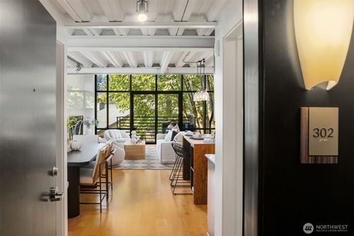 unit-302-2914 E Madison St, Seattle, WA, 98112-4273 | Card Image