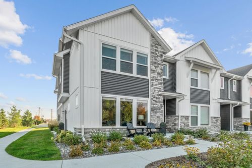 2400 N Blossom Cir, Orono, MN, 55356-4417 | Card Image