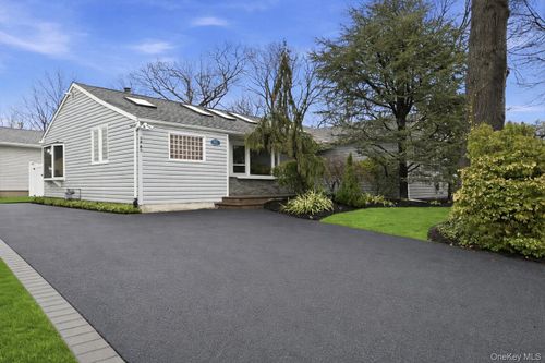 1261 Meadowbrook Rd, Merrick, NY, 11566-1512 | Card Image