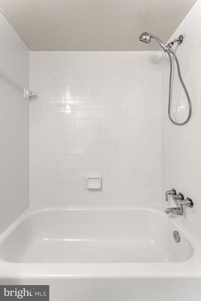 APT-201 - 7599 Gales Ct, Condo with 2 bedrooms, 2 bathrooms and null parking in MANASSAS VA | Image 27
