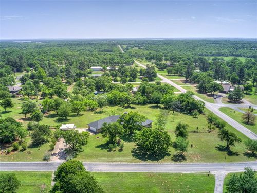 1 Horseshoe Ln, Mcloud, OK, 74851-8413 | Card Image