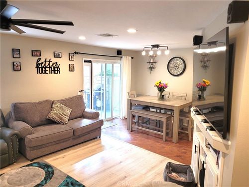 a-28162 Sloan Canyon Rd, Castaic, CA, 91384-2542 | Card Image