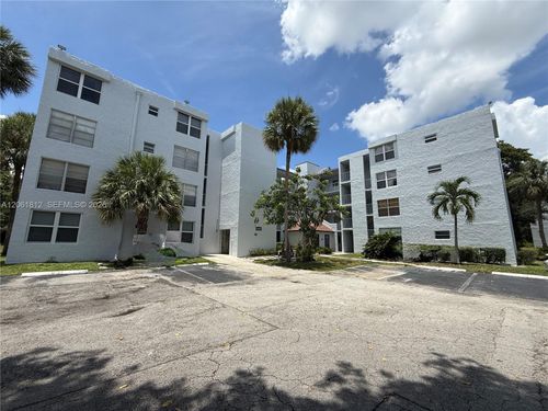 102-9440 Live Oak Pl, Davie, FL, 33324-4765 | Card Image