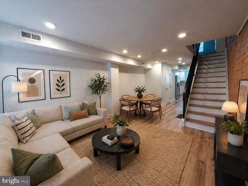 609 Mountain St, PHILADELPHIA, PA, 19148-1230 | Card Image