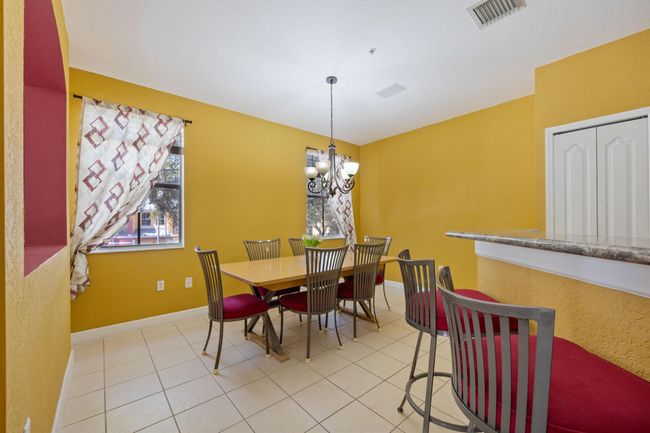141 - 2122 Shoma Dr, Condo with 3 bedrooms, 3 bathrooms and null parking in Royal Palm Beach FL | Image 5
