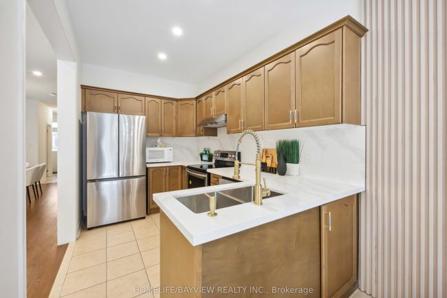 147 Collin Crt, House attached with 3 bedrooms, 3 bathrooms and 2 parking in Richmond Hill ON | Image 13