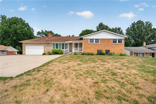6751 Glenella Dr, Seven Hills, OH, 44131-3632 | Card Image