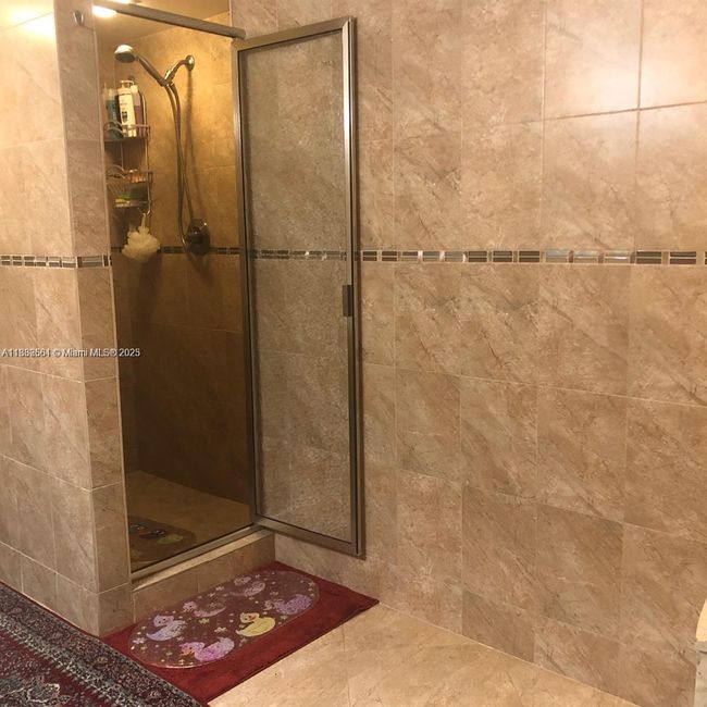 APT-5H - 1865 S Ocean Dr, Condo with 1 bedrooms, 2 bathrooms and null parking in Hallandale Beach FL | Image 4
