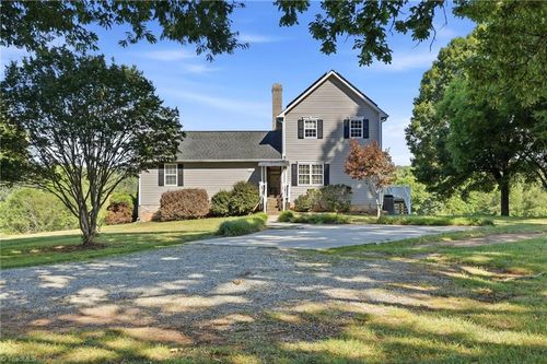 169 Ben Smith Rd, Kernersville, NC, 27284-8802 | Card Image