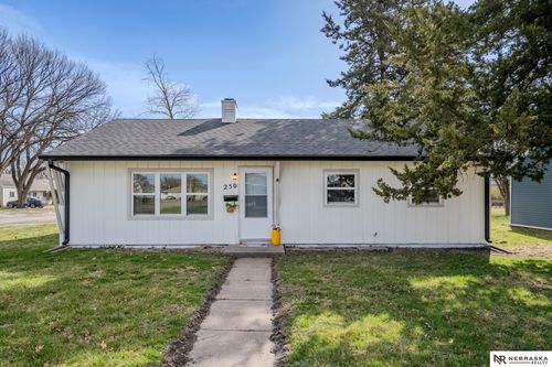 250 N Lincoln Ave, Fremont, NE, 68025-5304 | Card Image