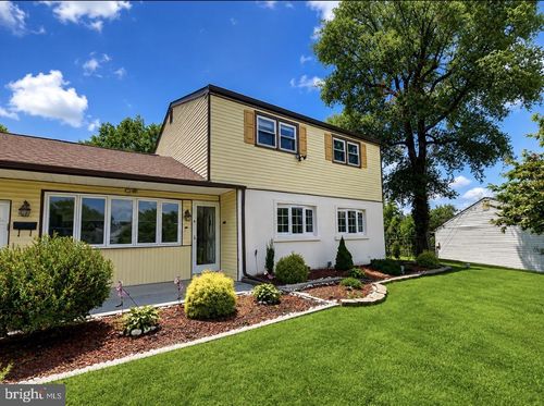507 W Pine St, Feasterville Trevose, PA, 19053-4529 | Card Image