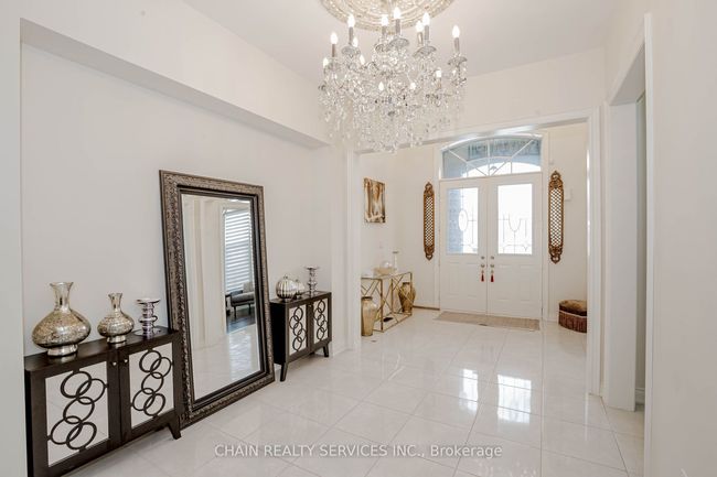 7 Hagerman Rd, House other with 7 bedrooms, 8 bathrooms and 3 parking in Brampton ON | Image 4