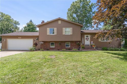 457 S Colonial Dr, Cortland, OH, 44410-1305 | Card Image