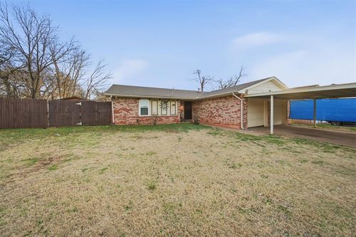 3426 Royalwood Cir, Del City, OK, 73115-1746 | Card Image
