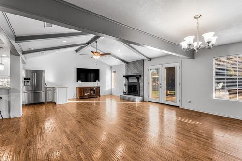 904 Nw 8th Ave, Mineral Wells, TX, 76067-3424 | Card Image